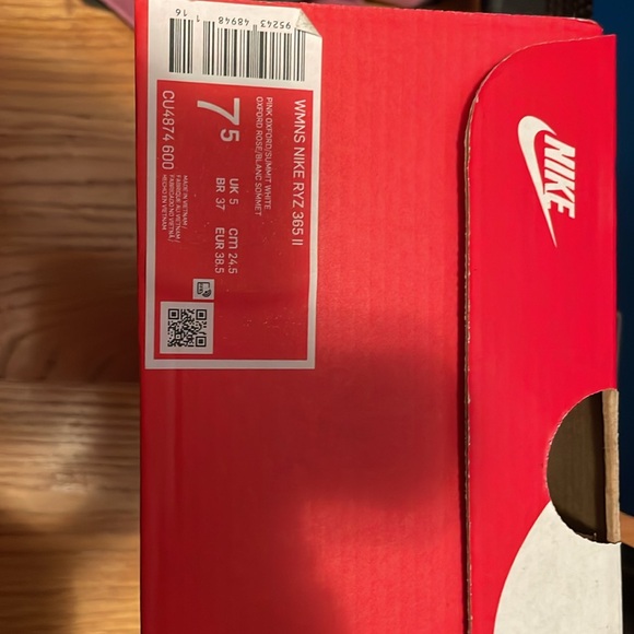 Last pair!!! Women's Nike Ryz 365 2 Sneaker size 7.5 - Picture 8 of 9